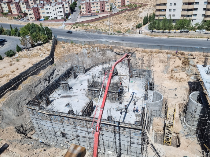 بتن ریزی دیوار و ستون های سقف سوم از بلوک 3