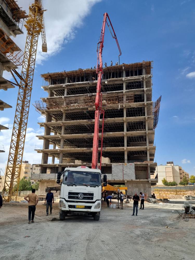 تصویر تکمیلی گزارش بتن ریزی سقف یازدهم از بلوک 4