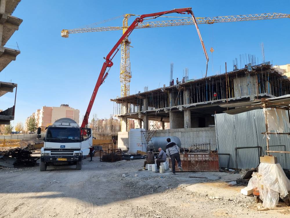تصویر تکمیلی گزارش بتن ریزی سقف چهارم از بلوک 2