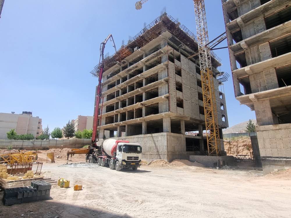بتن ریزی دیوار و ستون های سقف یازدهم از بلوک 3