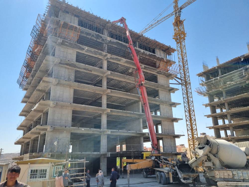 تصویر تکمیلی گزارش بتن ریزی سقف دهم از بلوک 5
